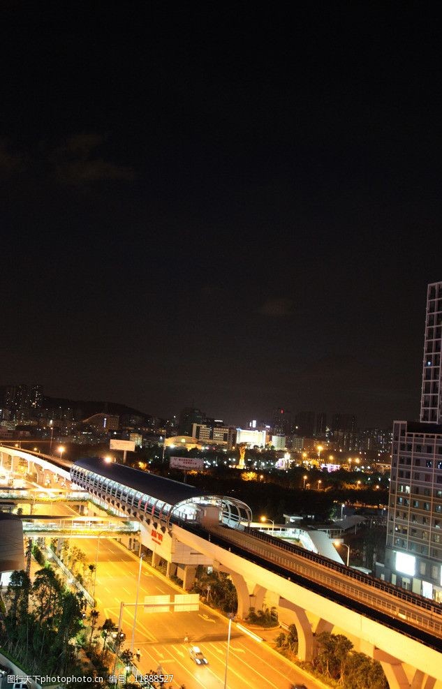 龙城广场地铁站图片素材