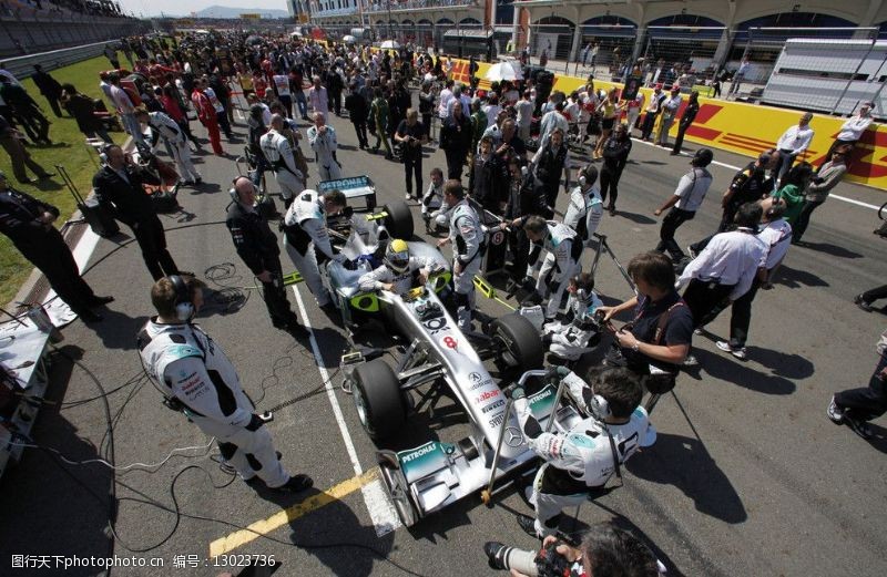 体育竞赛奔驰F1赛车车队图片