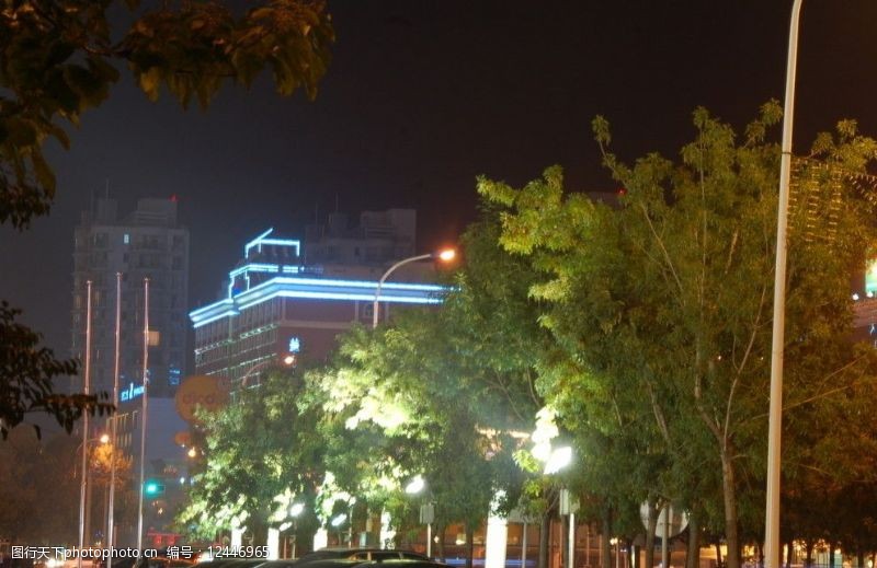 天津市天津泰达夜景图片