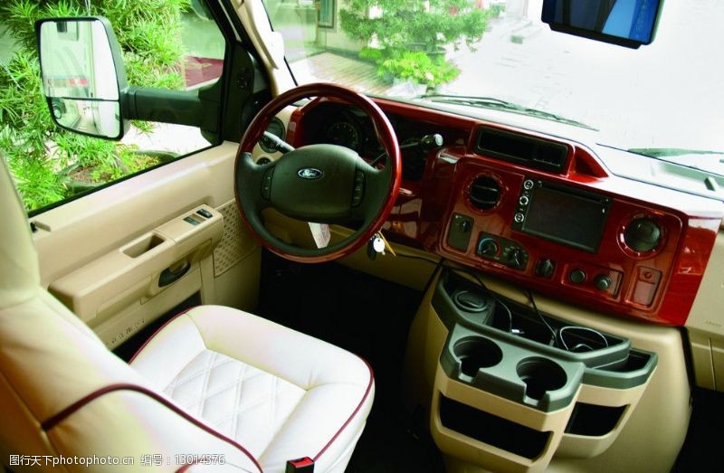 驾驶室福特E450房车驾驶席图片