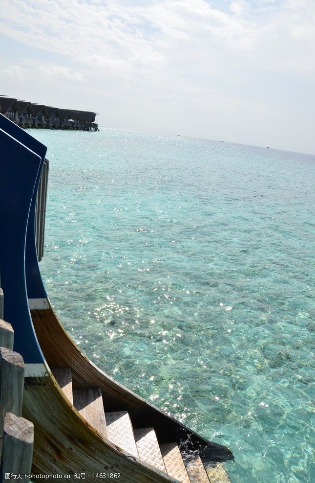 马尔代夫旅游水屋的阳台图片