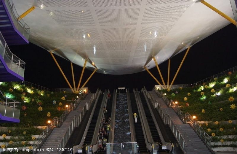 扶梯高雄捷运中央公园站图片