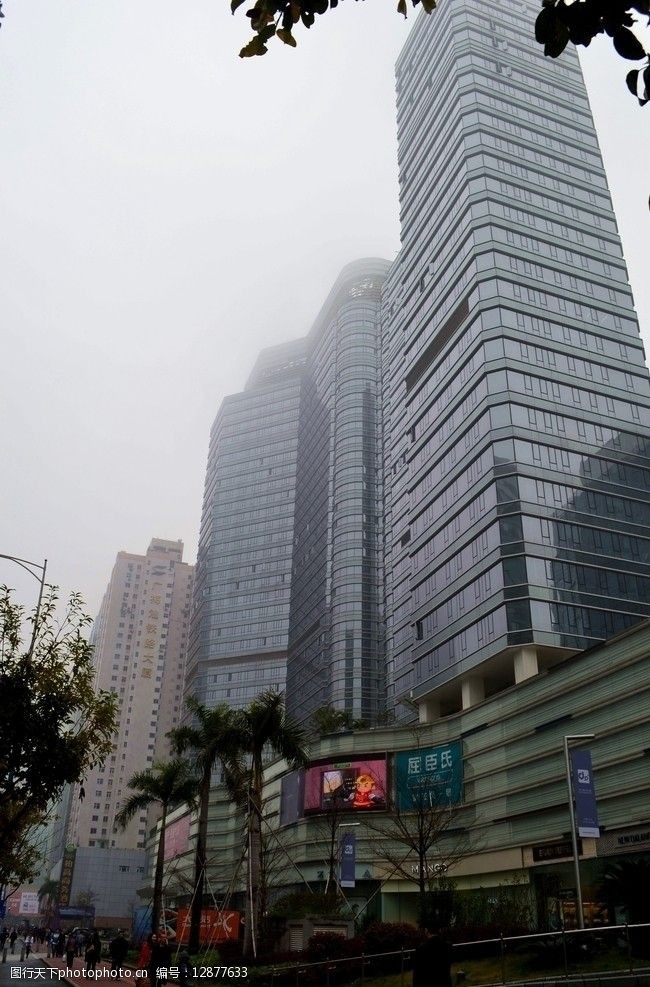 南通市大雾中的广州万菱汇图片