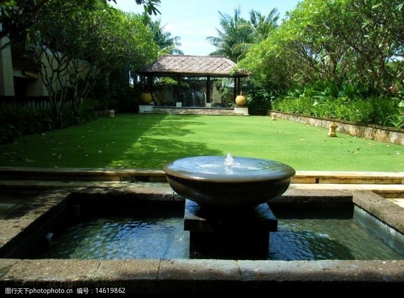 星级酒店外观巴厘岛港丽酒店内部庭院图片