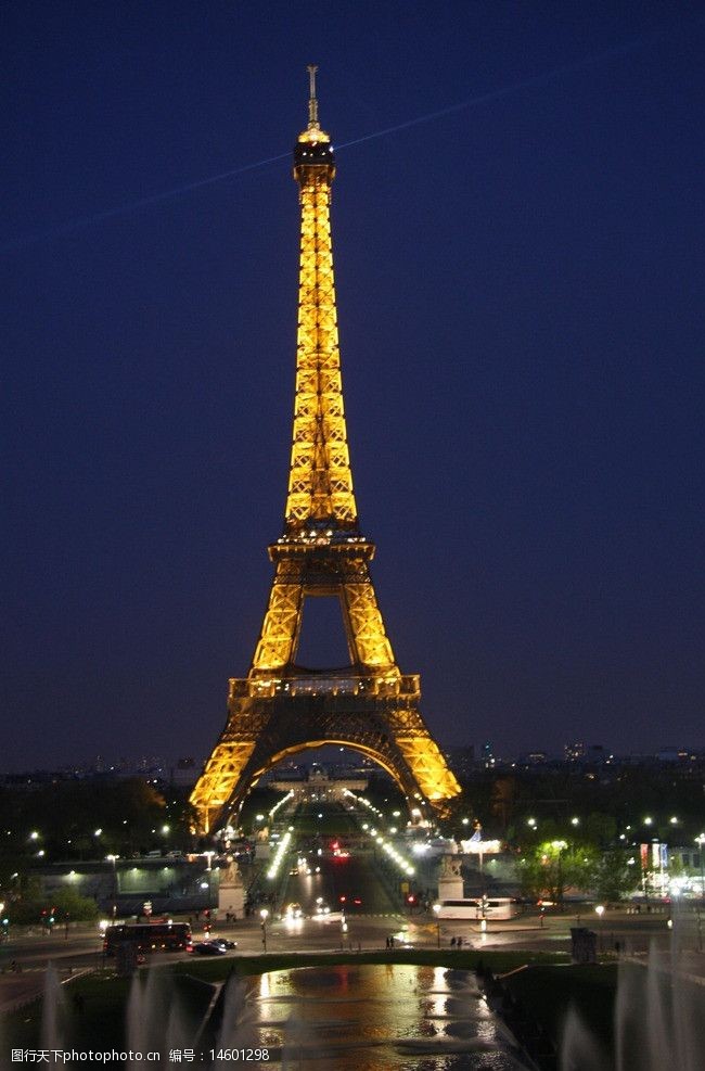 世界著名建筑巴黎埃菲尔铁塔夜景图片
