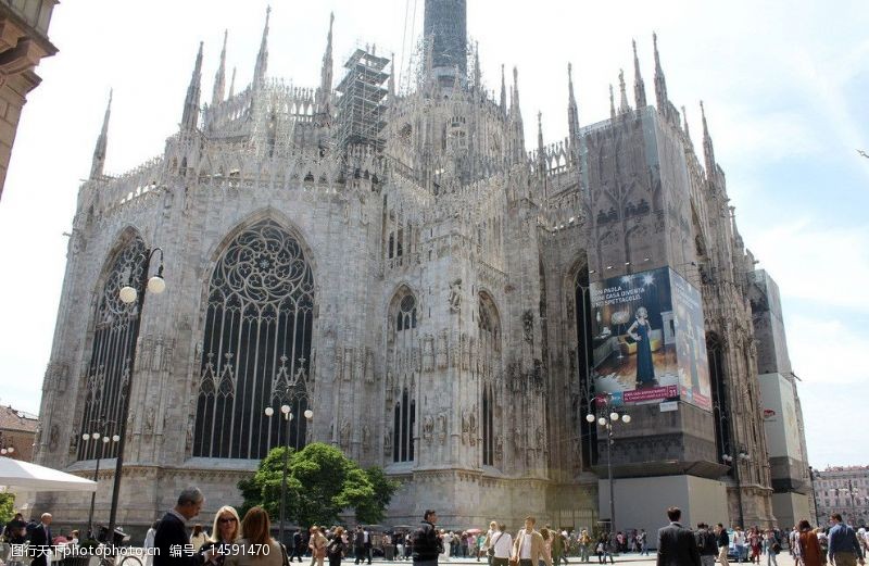 世界著名建筑米兰大教堂图片