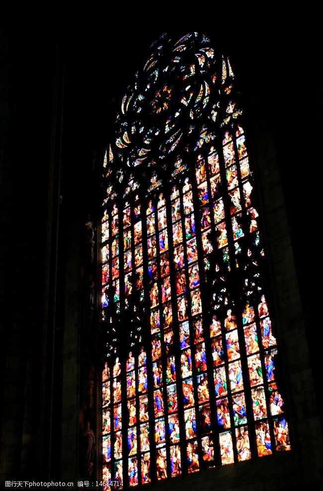 欧洲风格米兰大教堂玻璃窗图片
