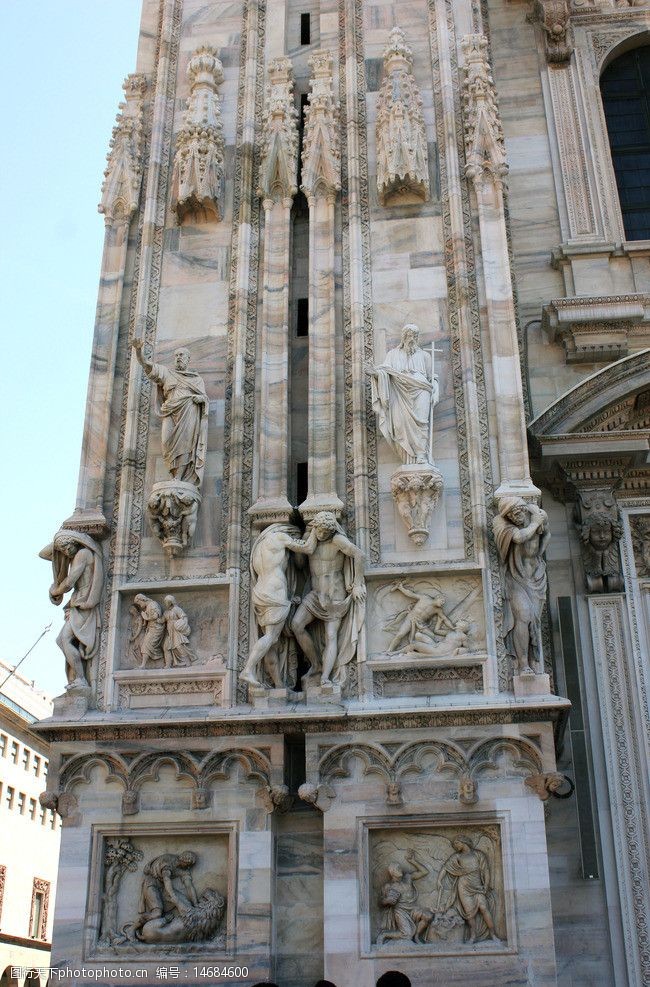 欧洲风格米兰大教堂局部图片