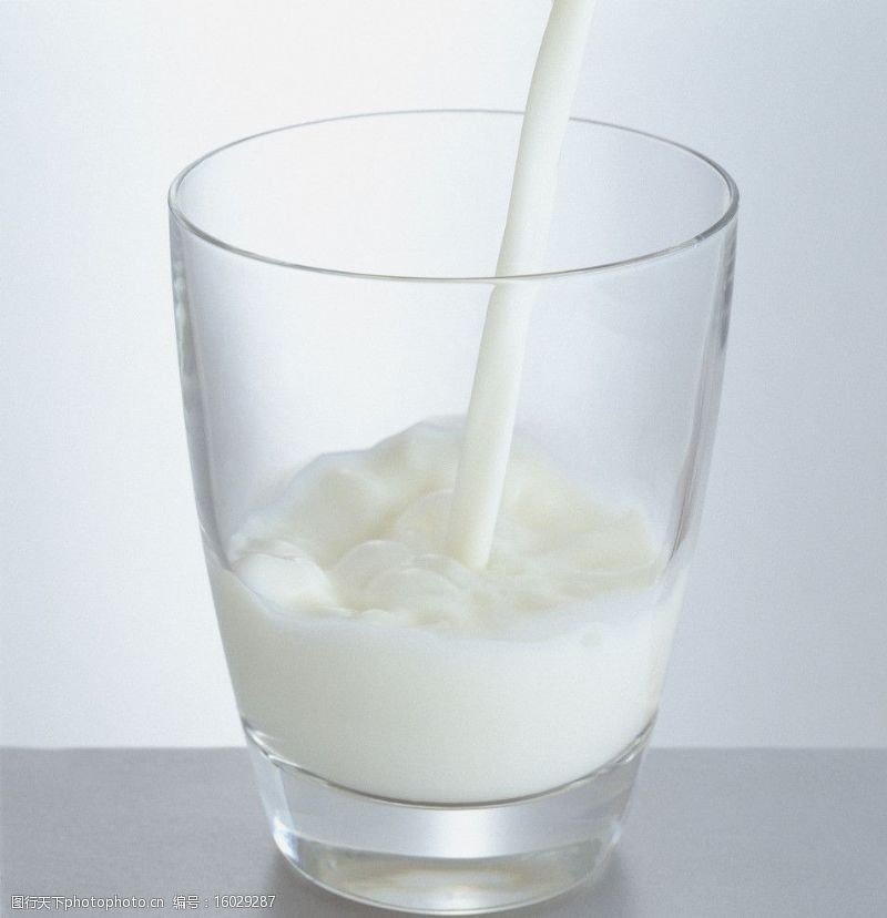 优纯牛奶鲜奶图片