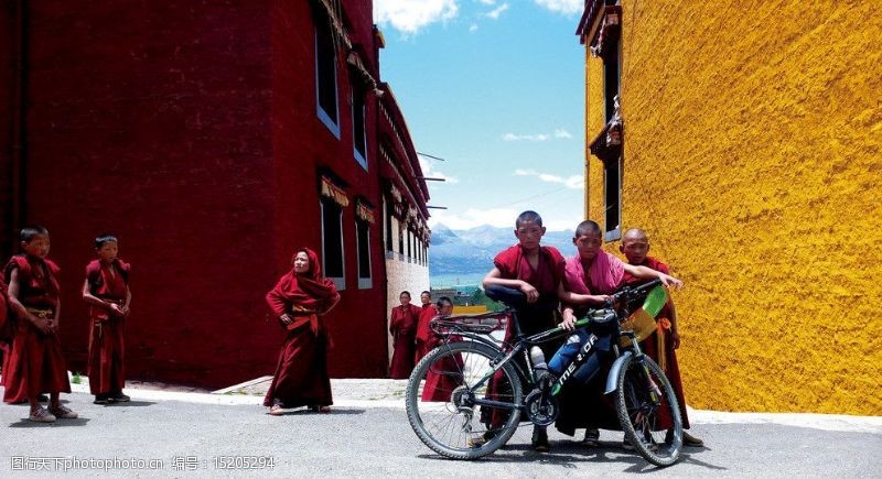 西藏旅行小喇嘛图片